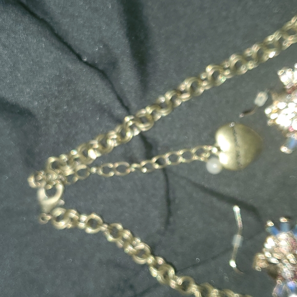 Betsey Johnson earrings and necklace set - Picture 5 of 5